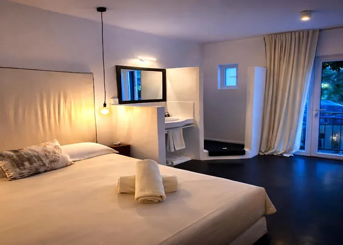 Sous Le Badamier Quiet Boutique Hotel With Pool Near Grand Baie